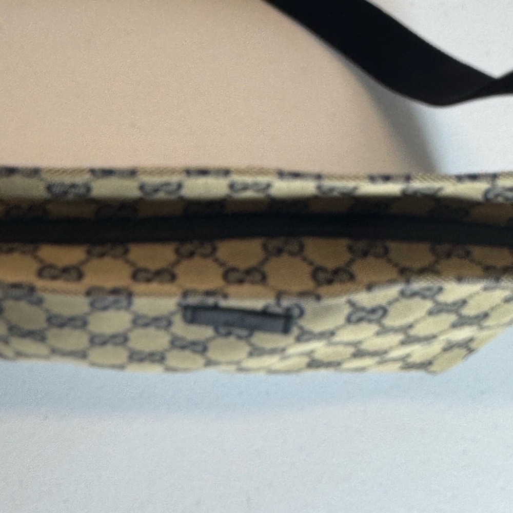 Gucci Beige and Navy Crossbody Bag - Picture 9 of 14